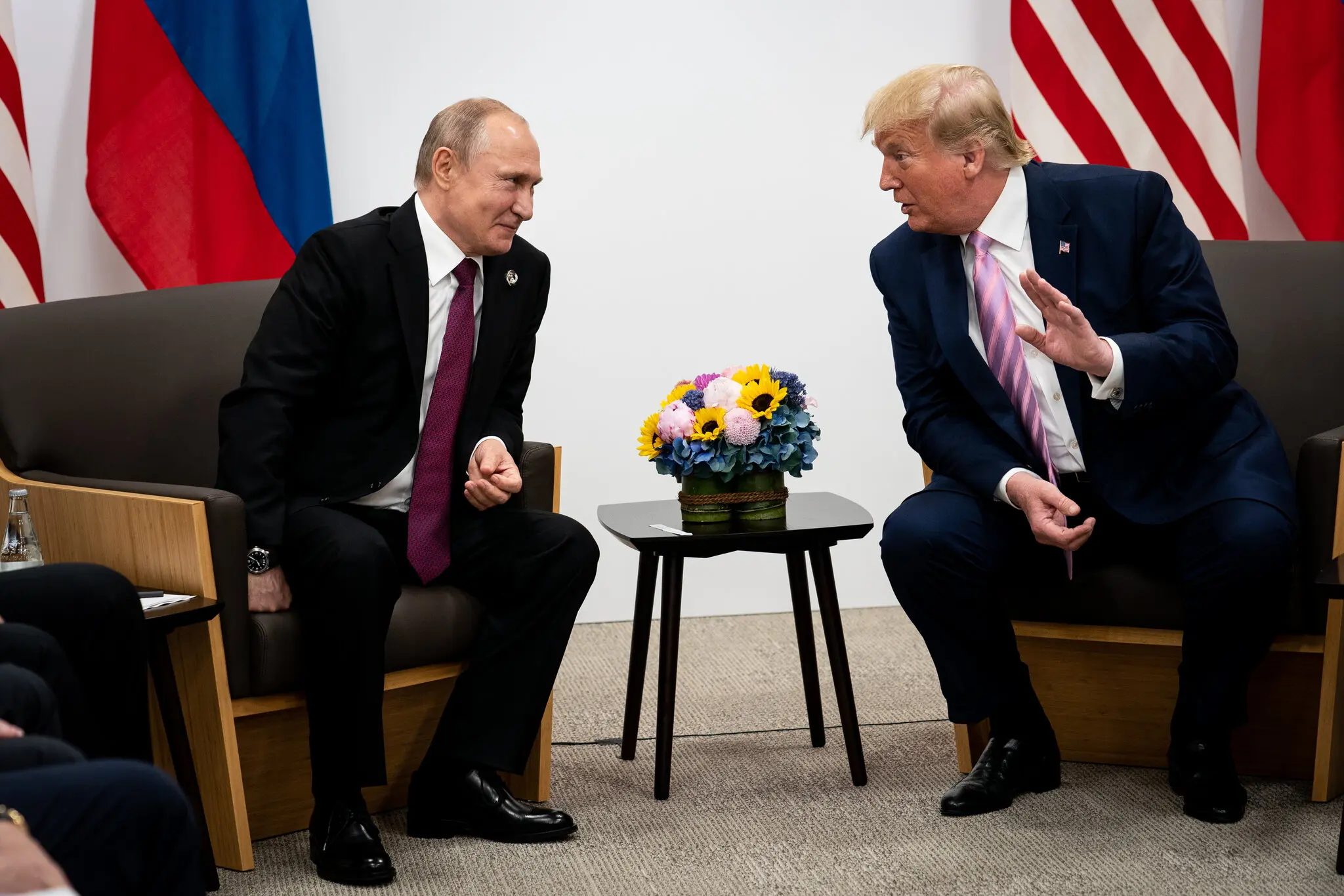 Пан Путін і президент Трамп зустрічаються на саміті G-20 в Осаці, Японія, під час першого президентства пана Трампа в 2019 році.